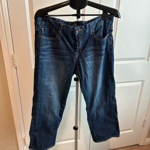 Women’s size 14 Lucky Brand capri jeans inseam: 24-1/2”